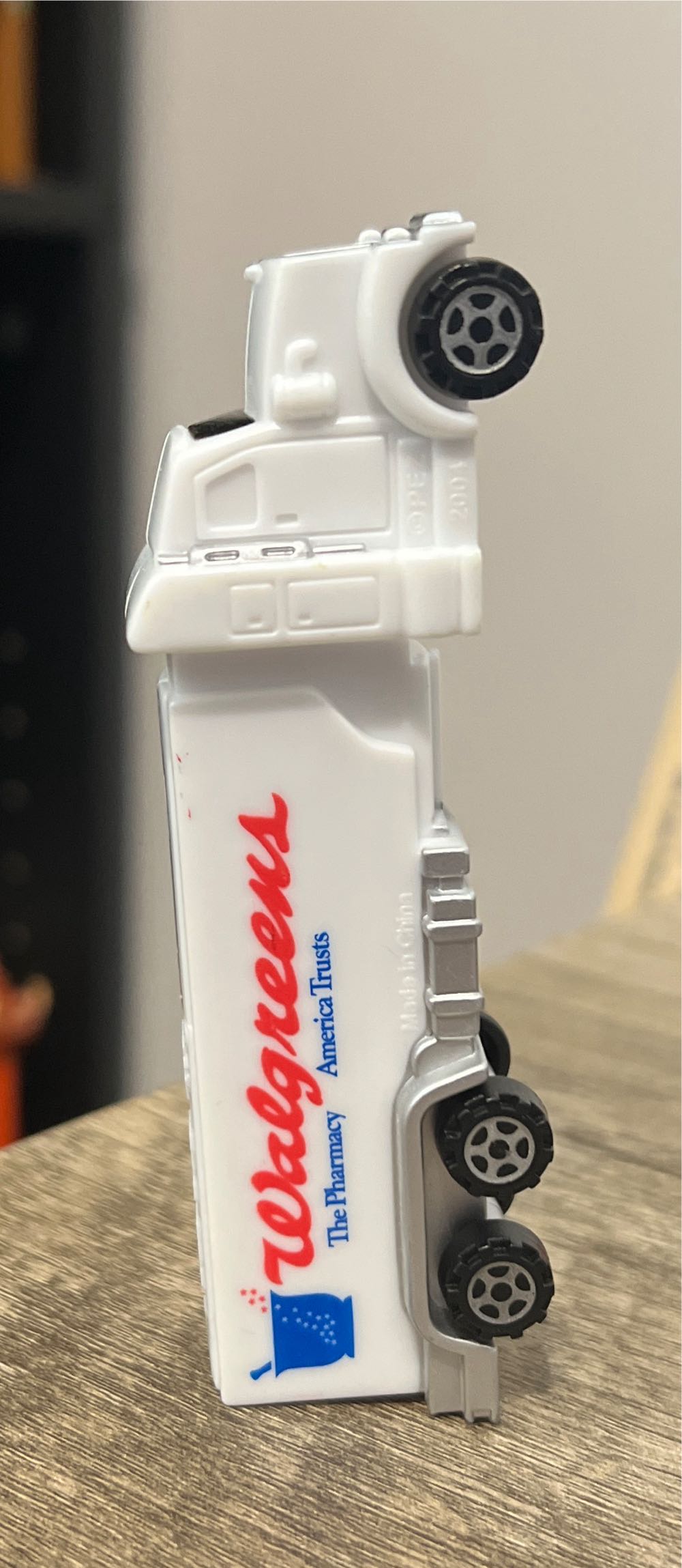 Walgreens (Full Grill) - Trucks-Advertising pez collectible - Main Image 3