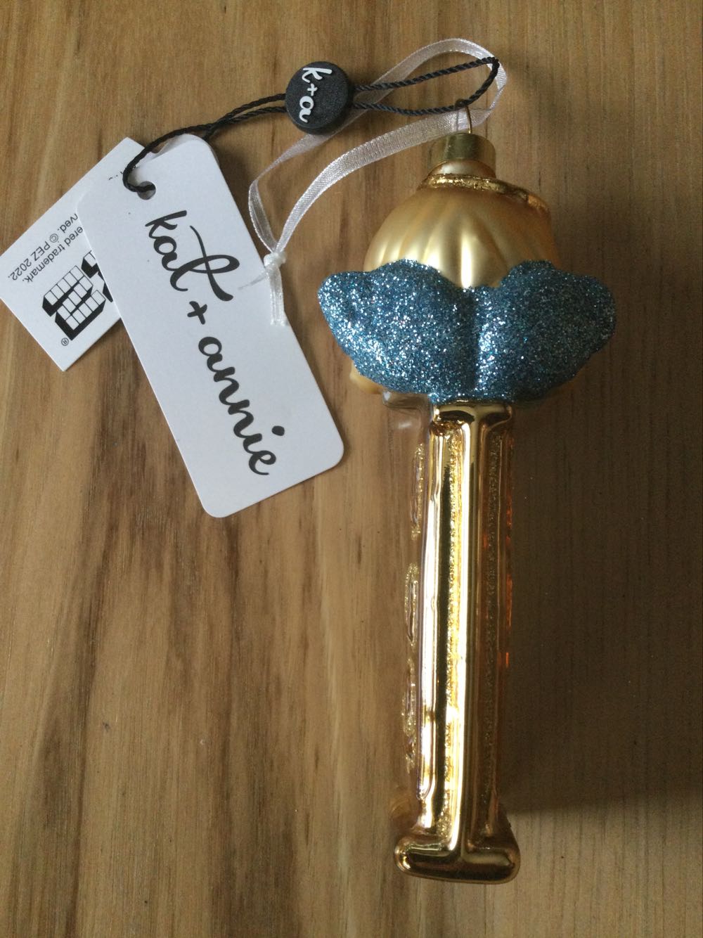 Kat And Annie Glass Ornament Angel - Christmas pez collectible - Main Image 3