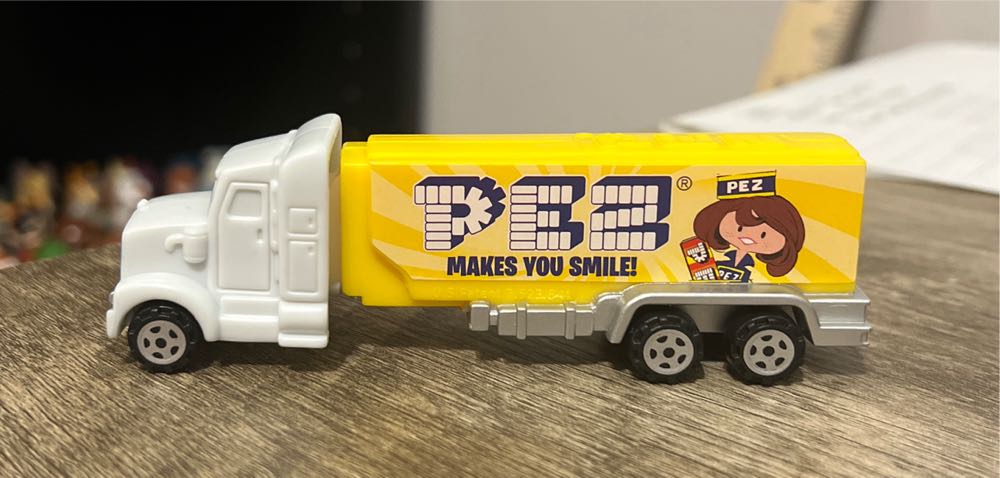 Truck-Presenter Girl - Trucks-Advertising pez collectible - Main Image 3