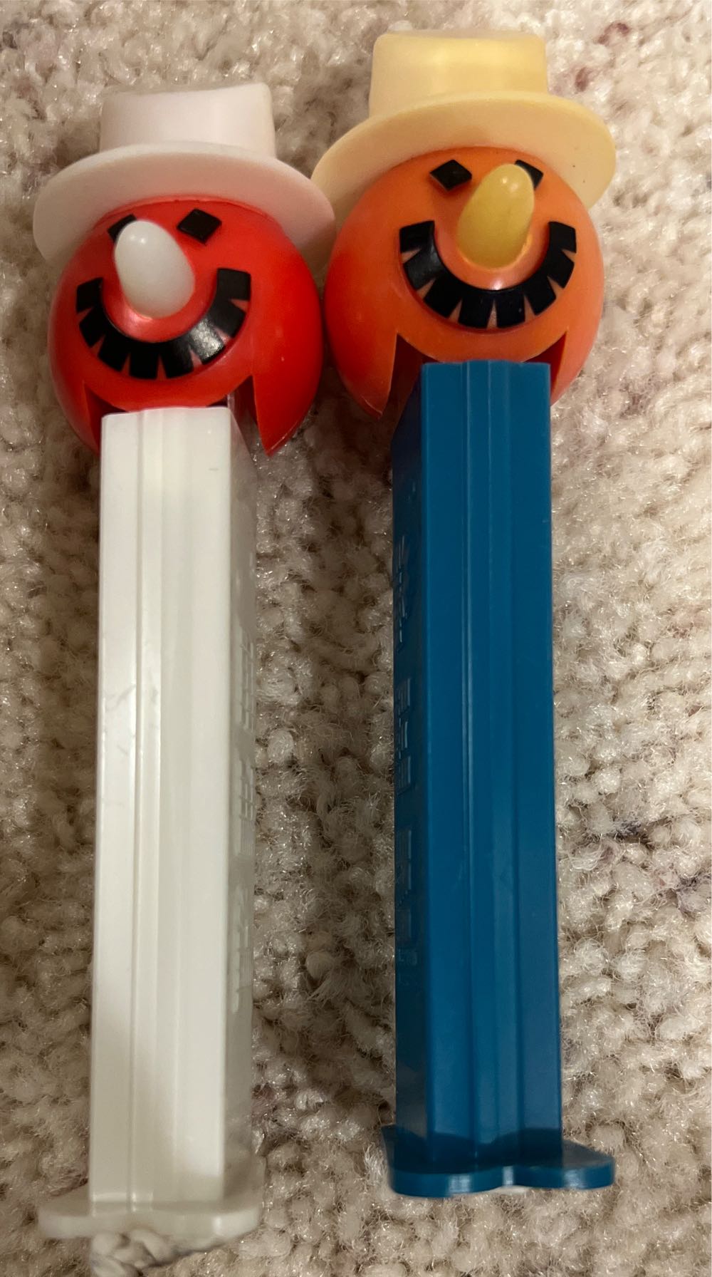 Christmas - Snowman Orange Face  pez collectible - Main Image 1