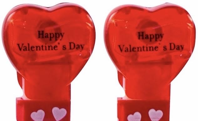 Hearts Red - Valentine’s Day pez collectible - Main Image 3
