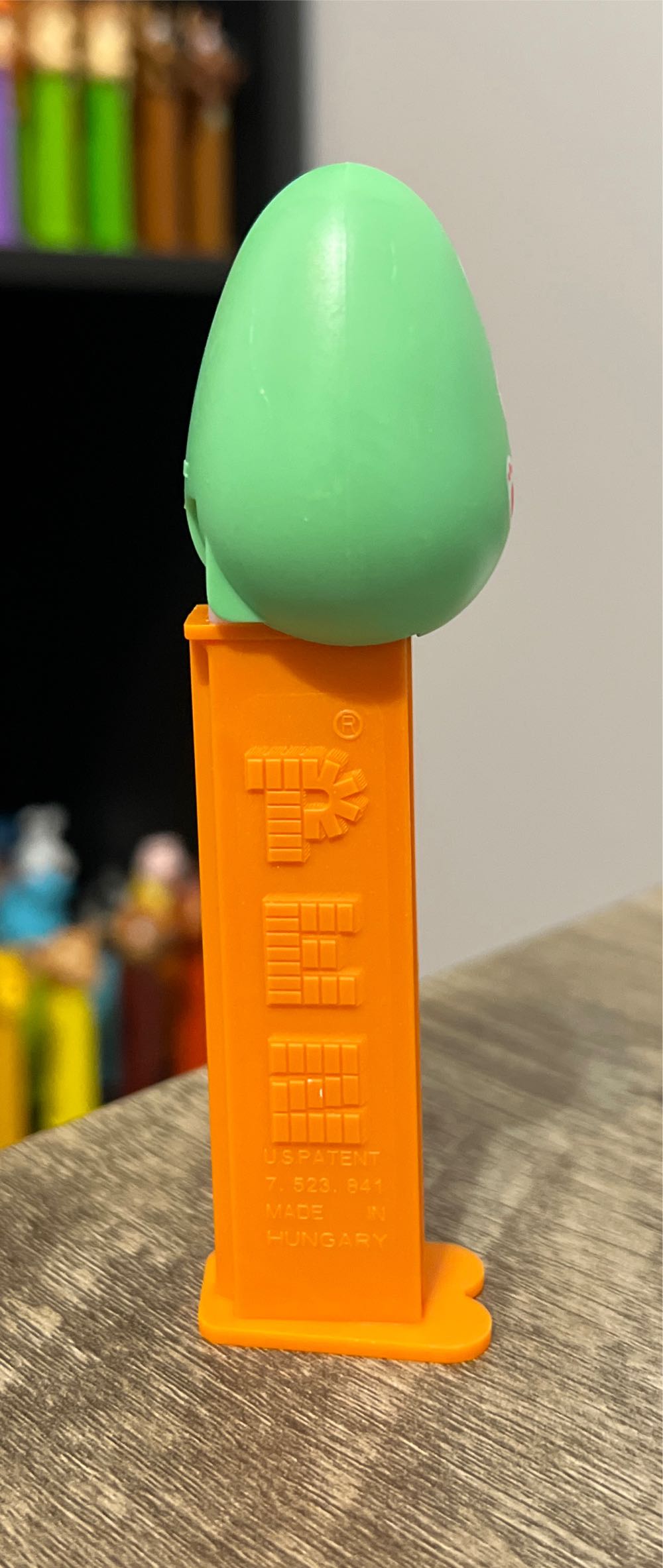 Egg (2024) - Easter pez collectible - Main Image 2