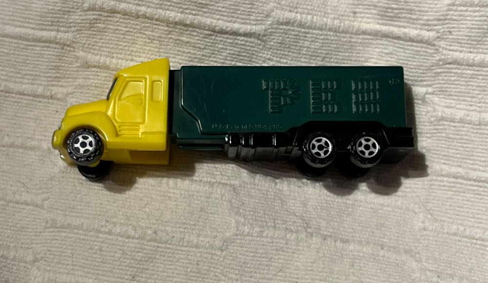 Giant Pez Limited Edition Zoo Series Polar Bear D6