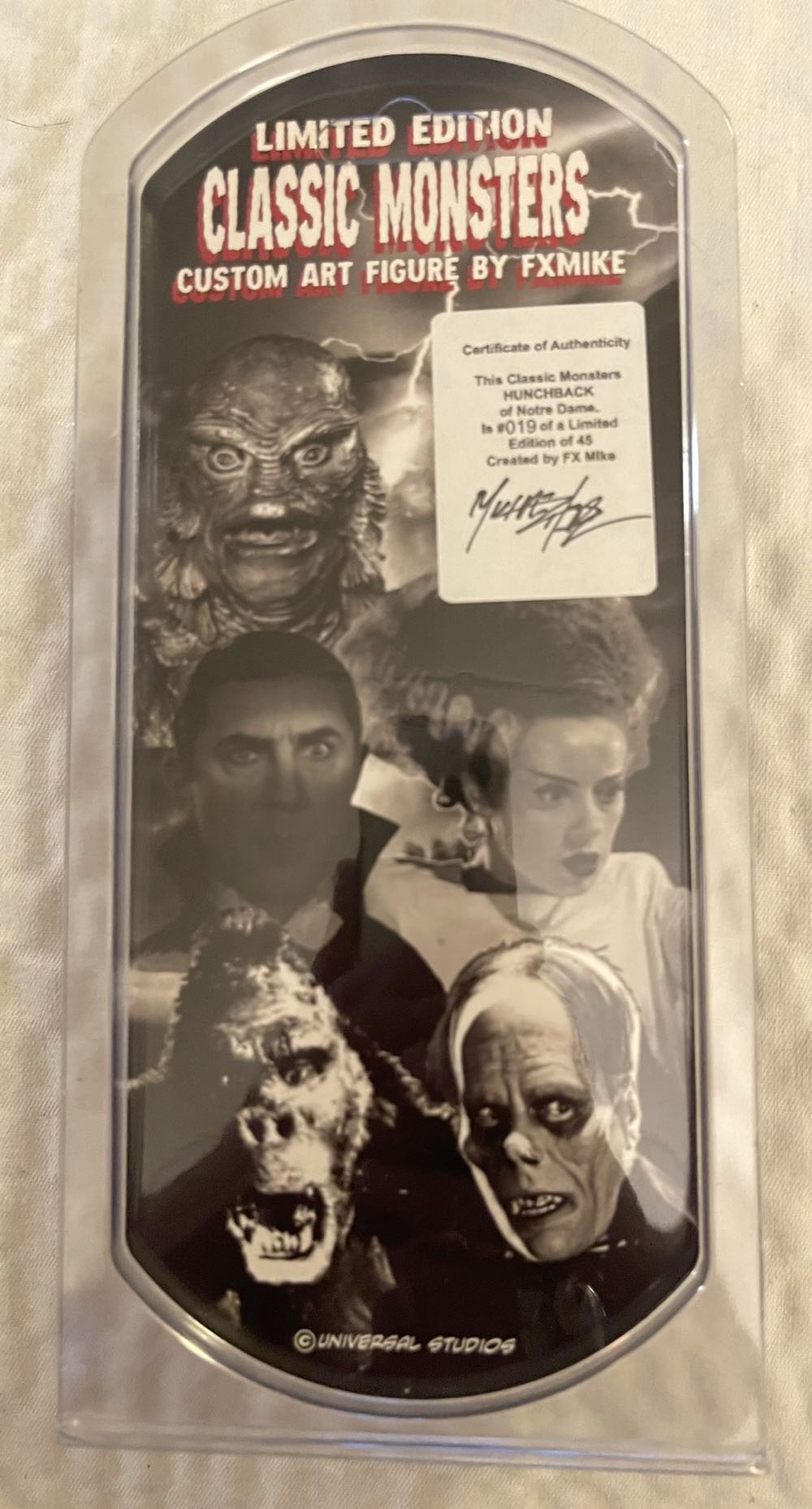 Classic Monsters - Hunchback Of Notre Dame  pez collectible - Main Image 2