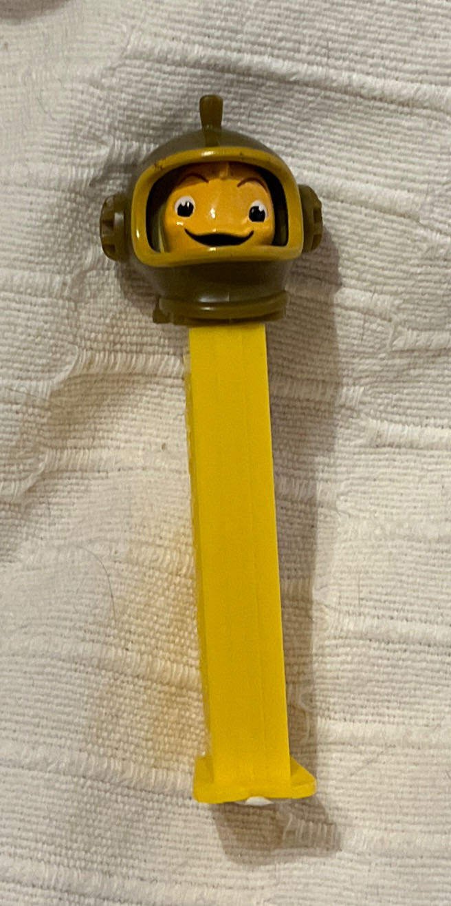 Hello Kitty With Pink Now Holding A Heart Crystal