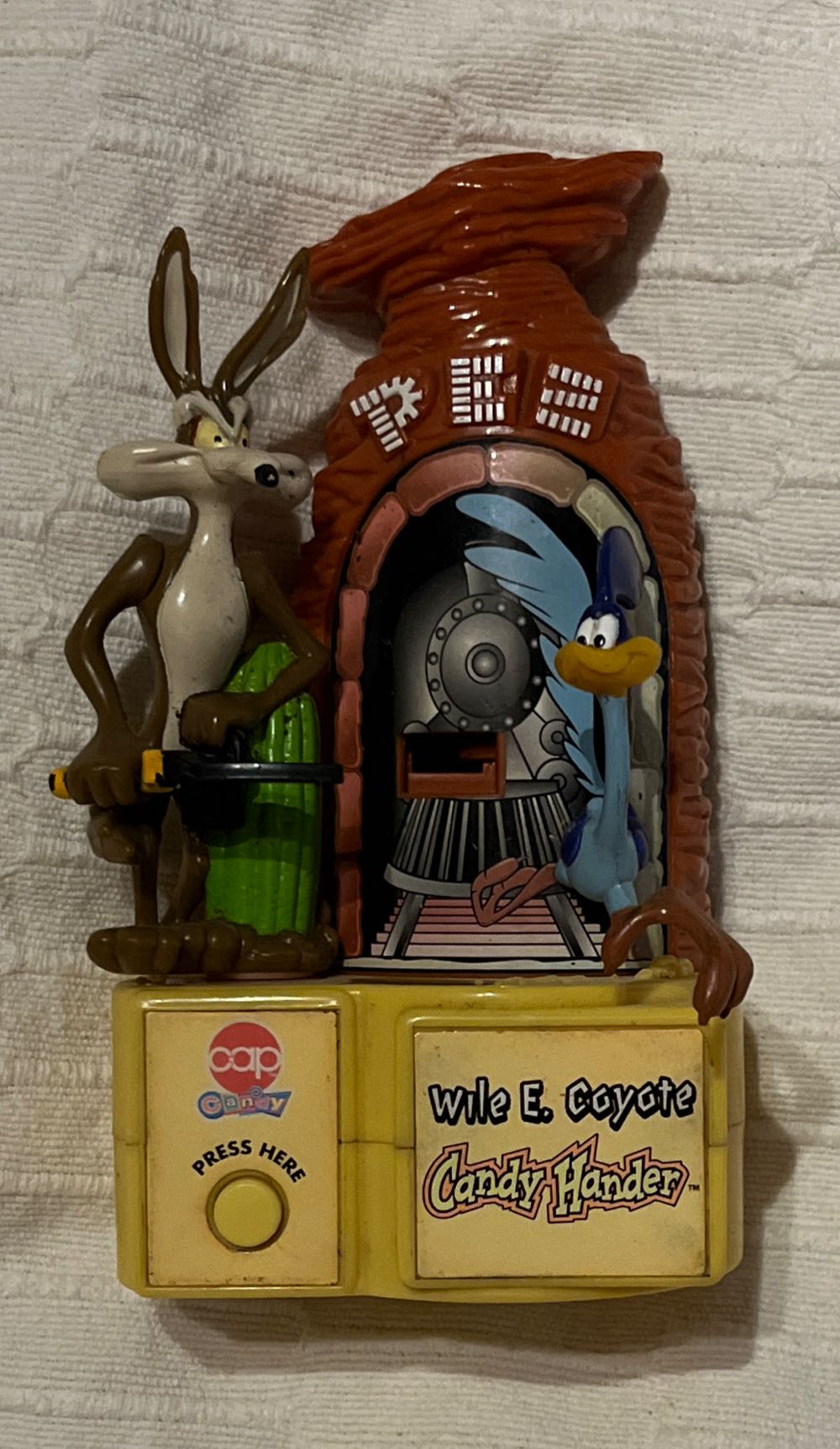 Looney Tunes - Wile E Coyote - Looney Tunes pez collectible - Main Image 1