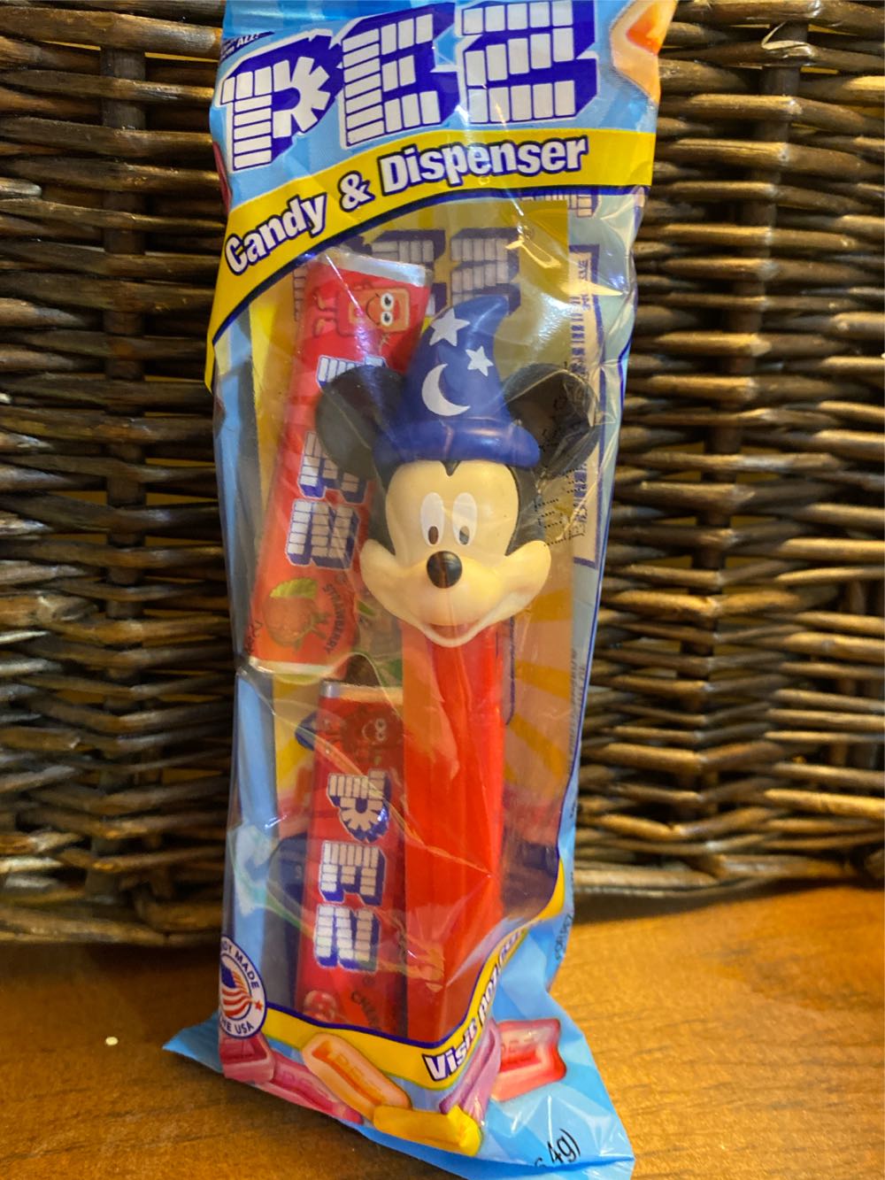 Disney - Mickey Mouse, blue sorcerer hat, red stem - Mickey Mouse pez collectible - Main Image 2