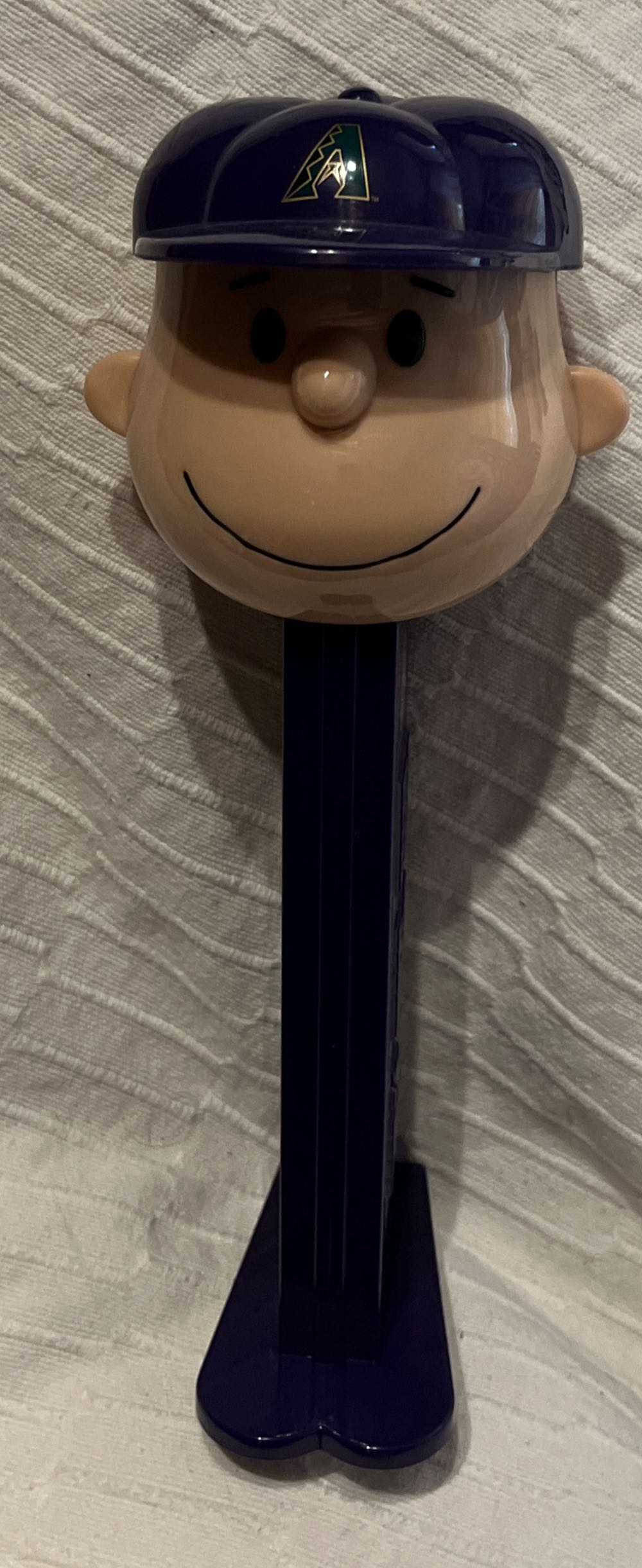 Giant - Snoopy Charlie Brown With A Cap - Snoopy pez collectible - Main Image 2