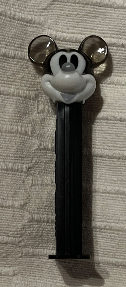 Shamu Pez