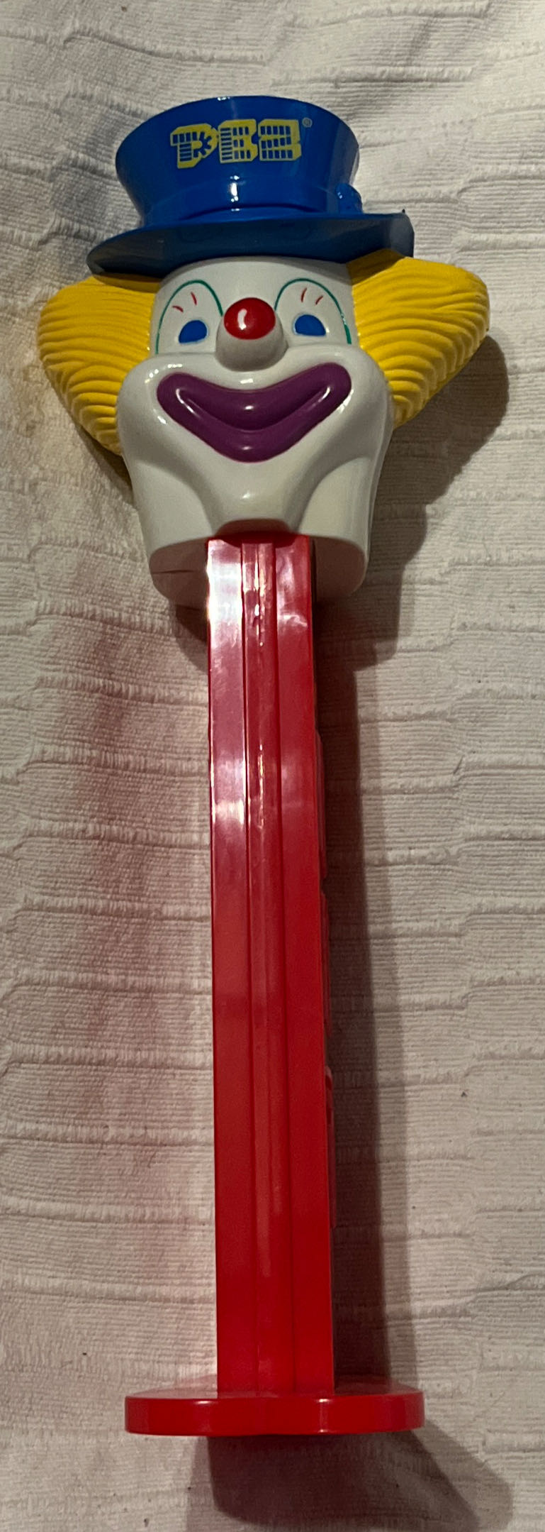 Long Lola the giraffe