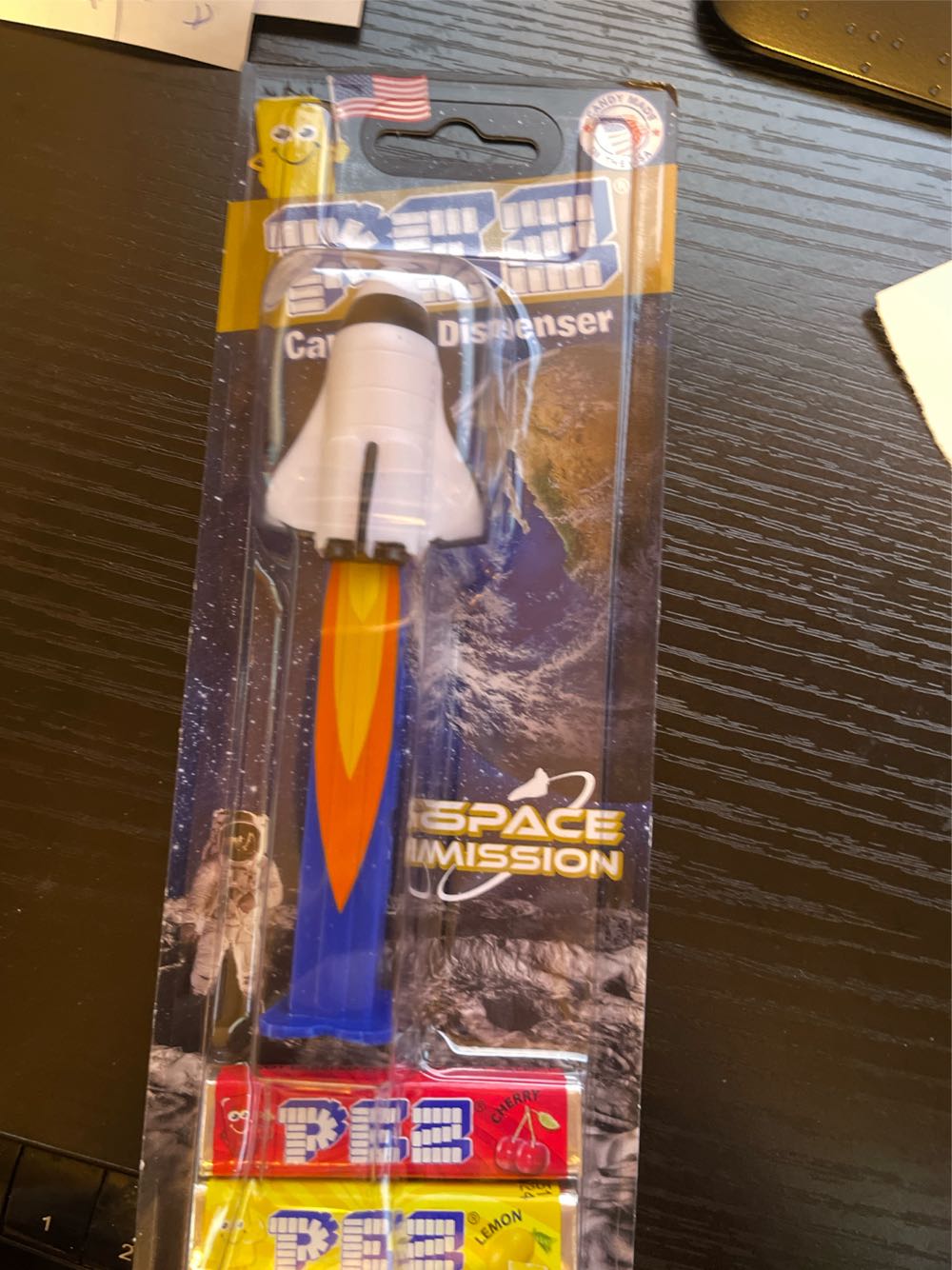 Space Shuttle - Space Mission pez collectible [Barcode 073621004351] - Main Image 4