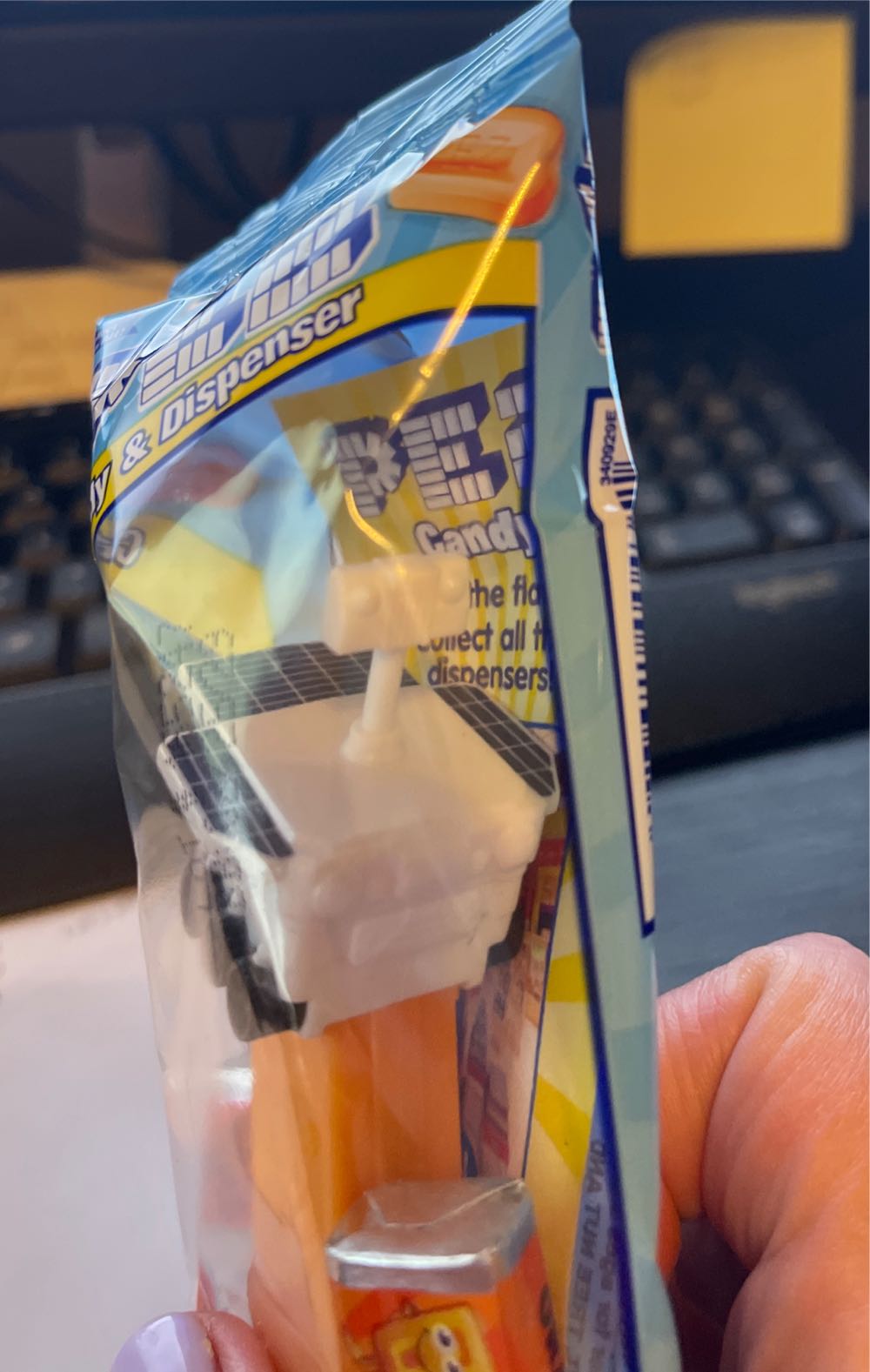 Mars Rover - Space Mission pez collectible [Barcode 073621004351] - Main Image 2