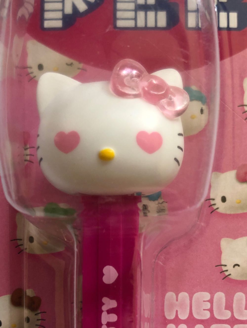 Hello Kitty Hearts - Hello Kitty pez collectible - Main Image 2