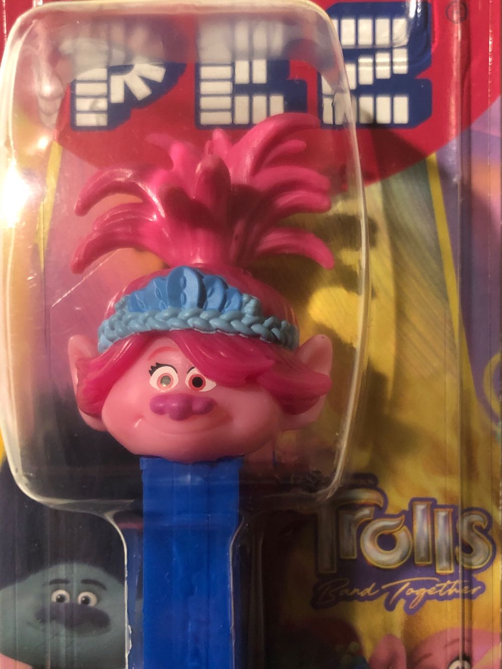 Poppy - Trolls Band together pez collectible - Main Image 2