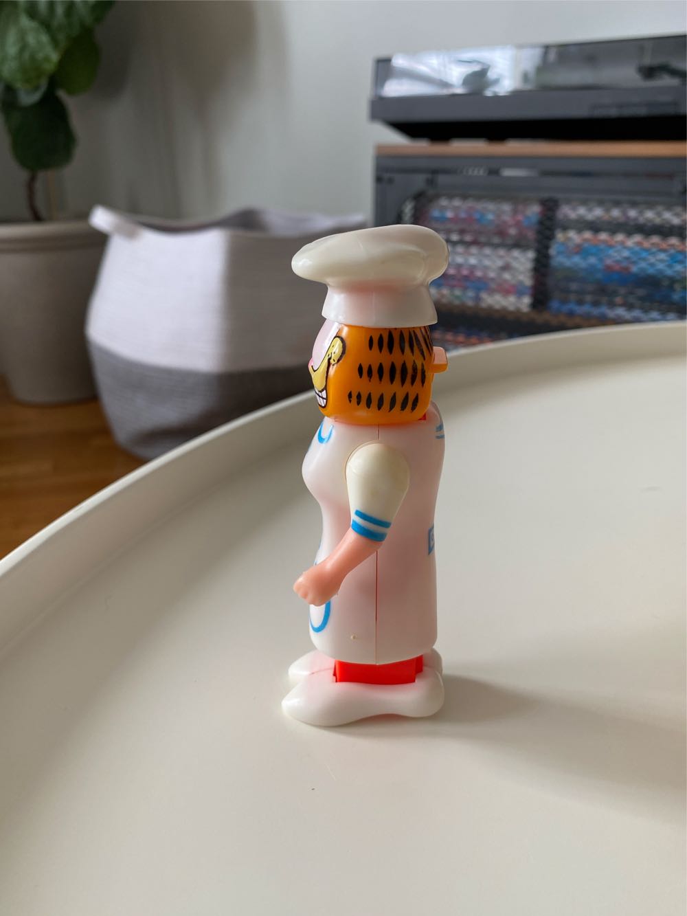 Garfield - Nurse - Garfield pez collectible - Main Image 4