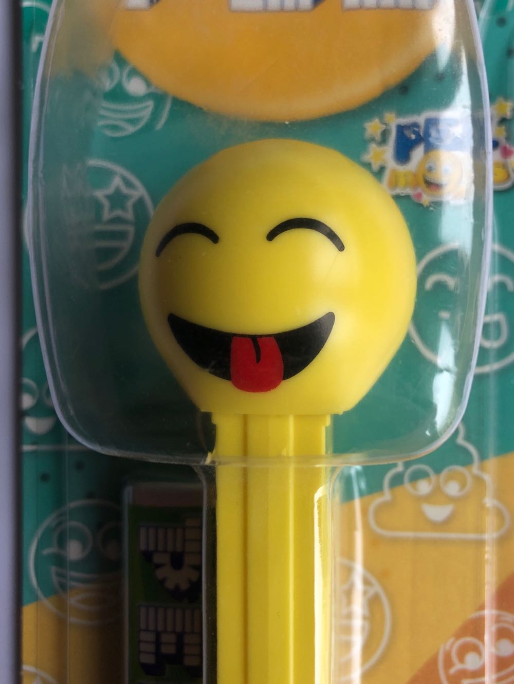Pez Mojis Tongue - Pez mojis pez collectible - Main Image 2