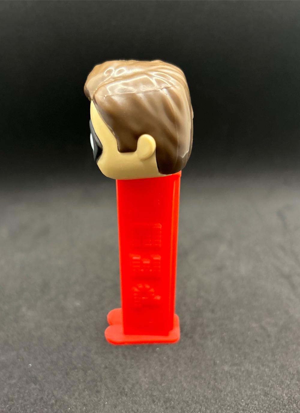 Funko POP! DC - Robin - DC Comics pez collectible [Barcode 889698326322] - Main Image 3