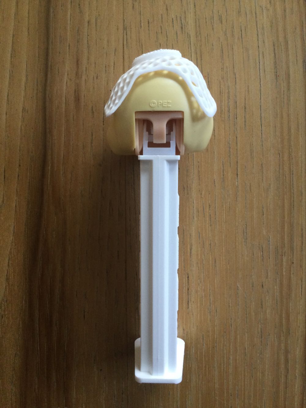 Bride (Light Skin Tone/Blond Hair) 👰 - WEDDING pez collectible [Barcode 073621096202] - Main Image 4