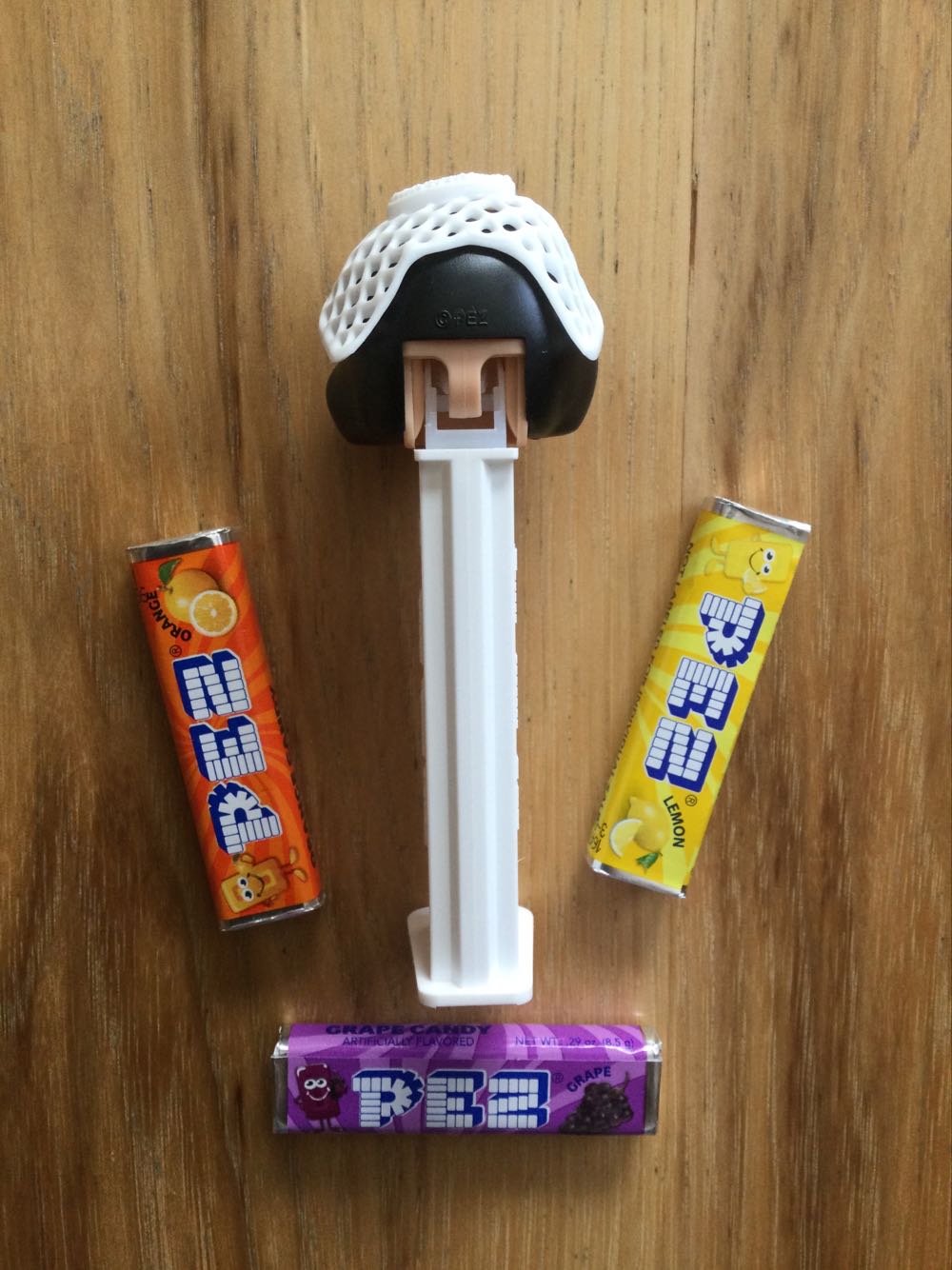 Bride (Light Skin Tone/Black Hair)  - Wedding Celebrations pez collectible [Barcode 073621096202] - Main Image 4