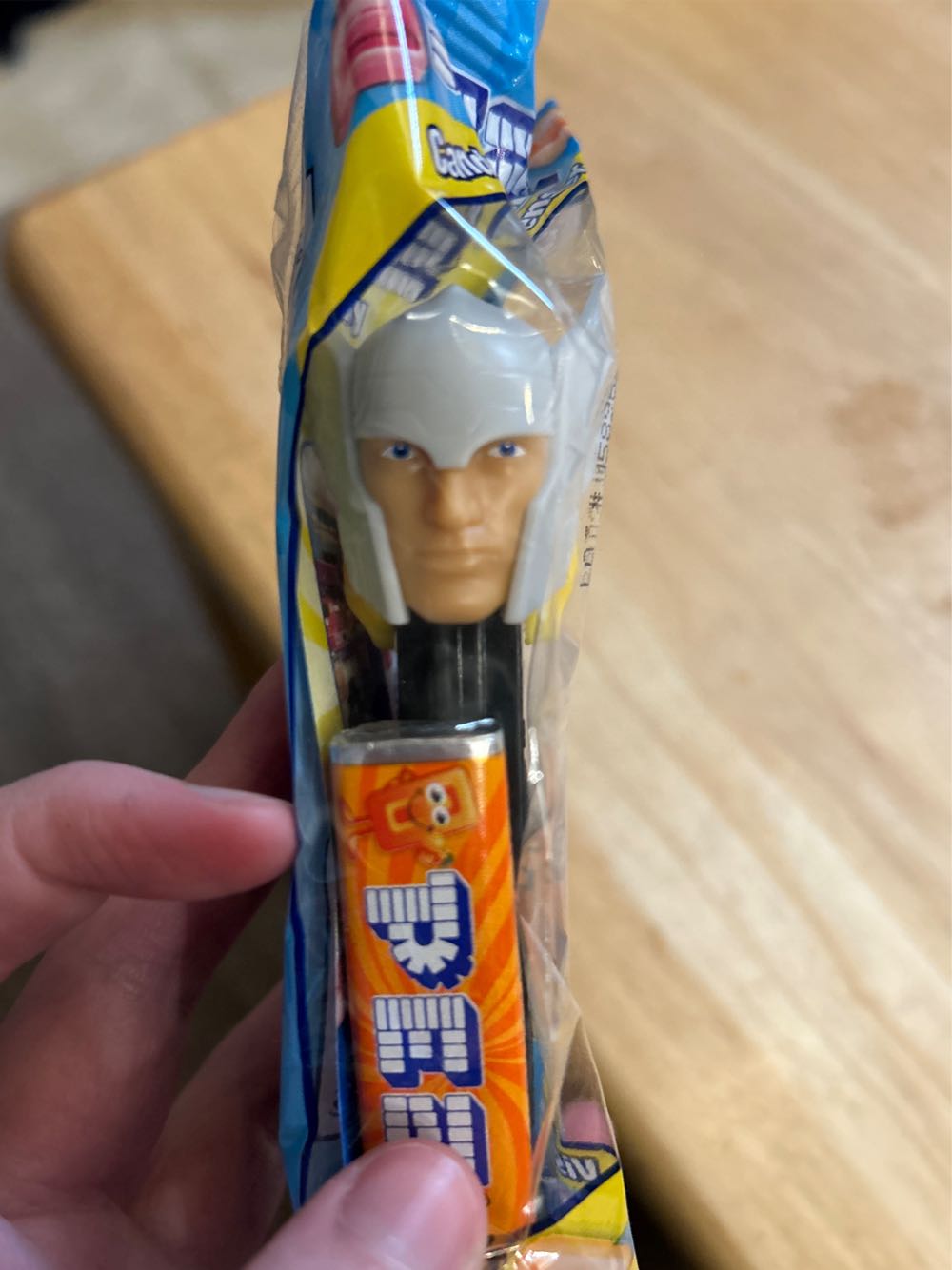 Thor - Silver Helmet  pez collectible [Barcode 073621090026] - Main Image 2