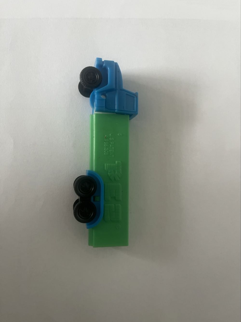 Truck Green & Blue - Semi Trucks pez collectible [Barcode 073621090026] - Main Image 2