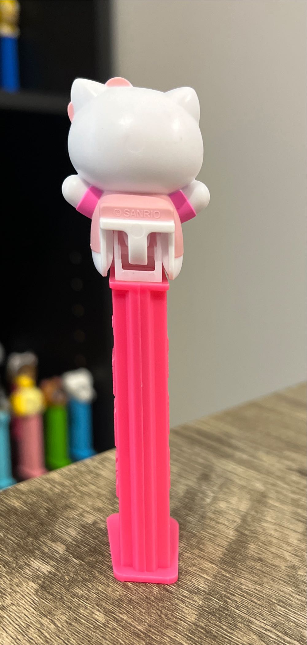 Hello Kitty Pink Bow - Hello Kitty pez collectible - Main Image 3