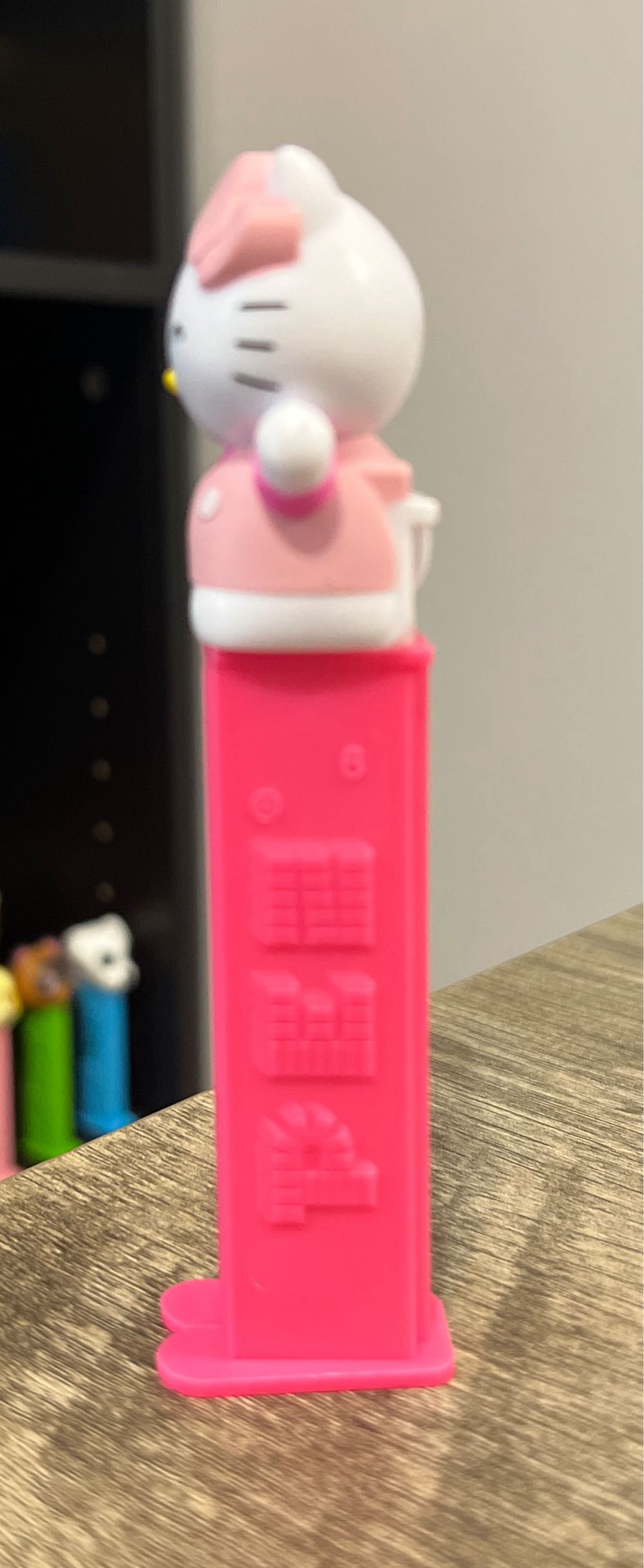Hello Kitty Pink Bow - Hello Kitty pez collectible - Main Image 4