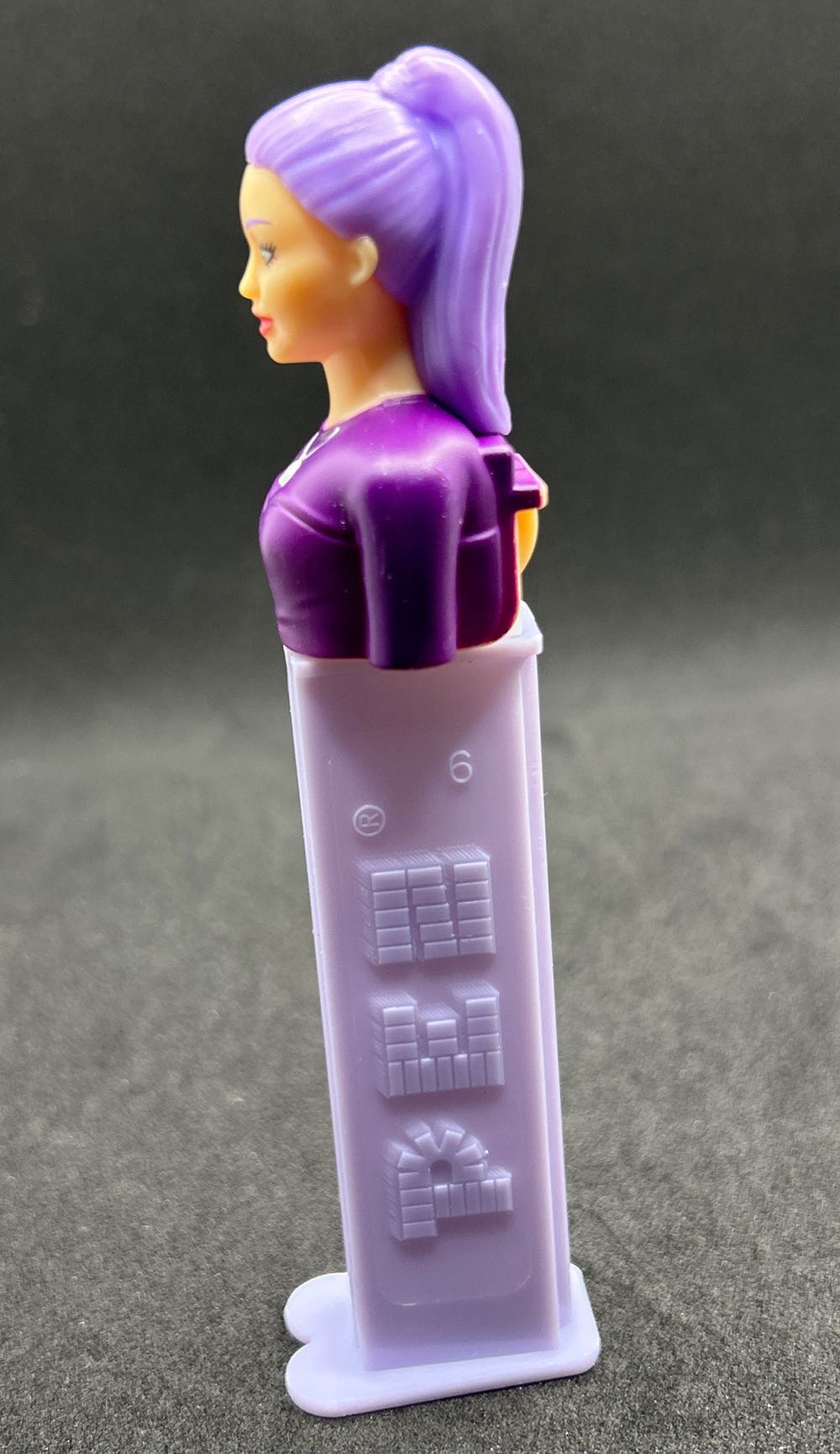 Barbie - Purple Hair - Barbie pez collectible [Barcode 073621093591] - Main Image 3
