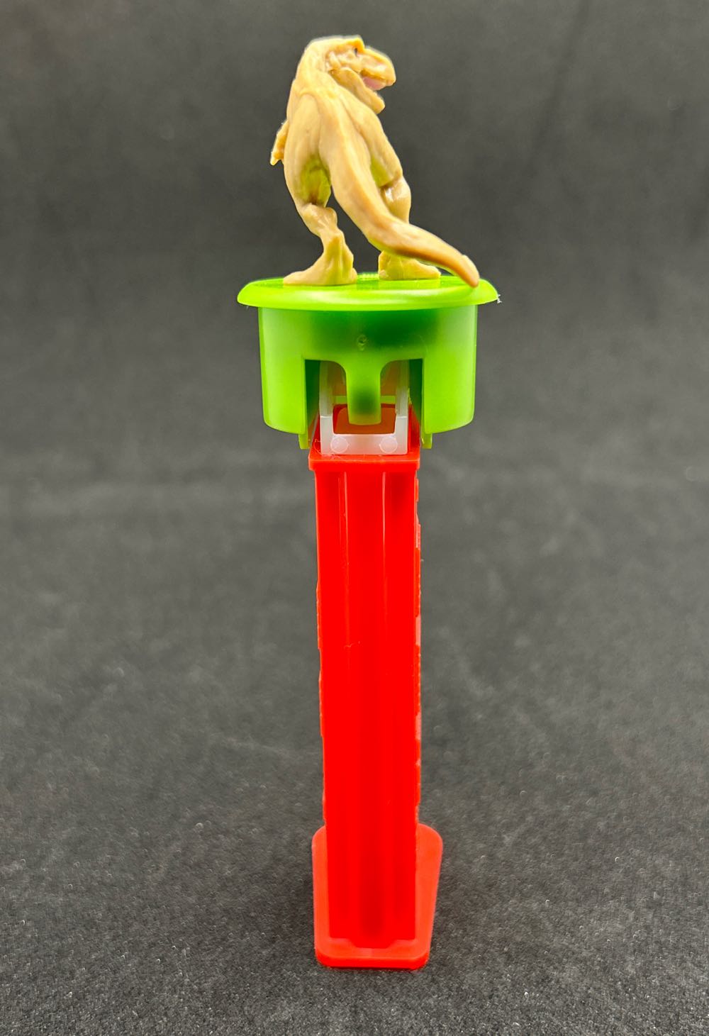 Jurassic World Gift Tin - T-Rex  pez collectible [Barcode 073621012257] - Main Image 2