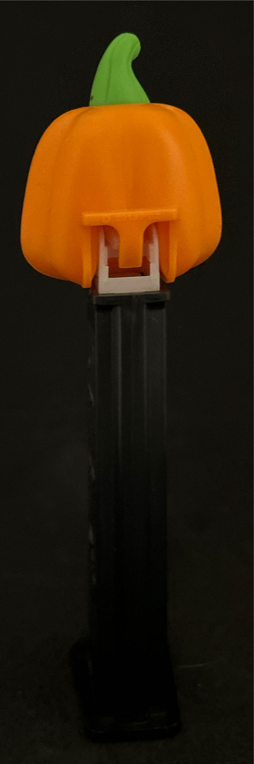 Halloween - Scary Pumpkin - Seasonal pez collectible - Main Image 2