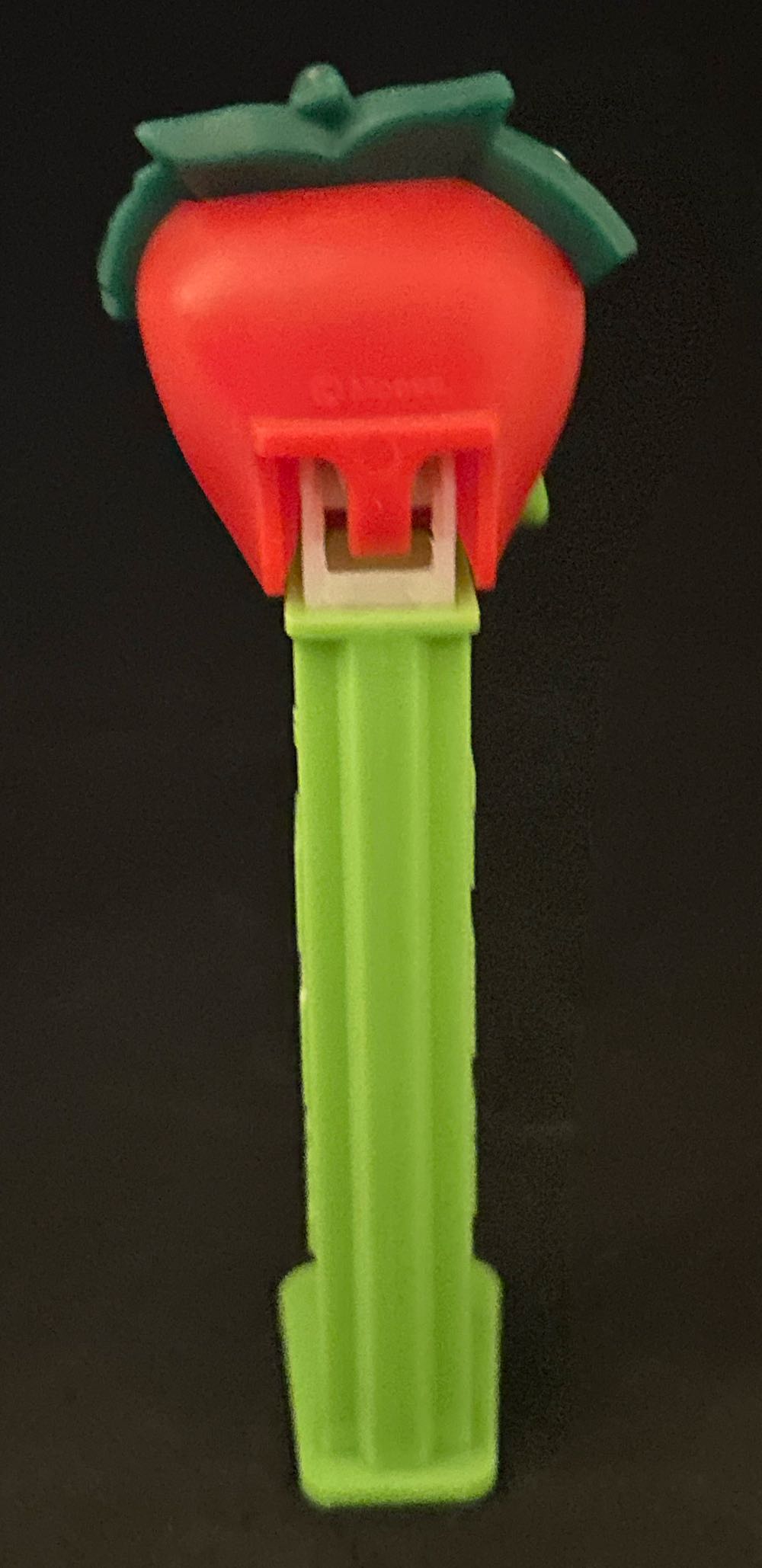 Shopkins - Strawberry Kiss - Shopkins pez collectible - Main Image 2