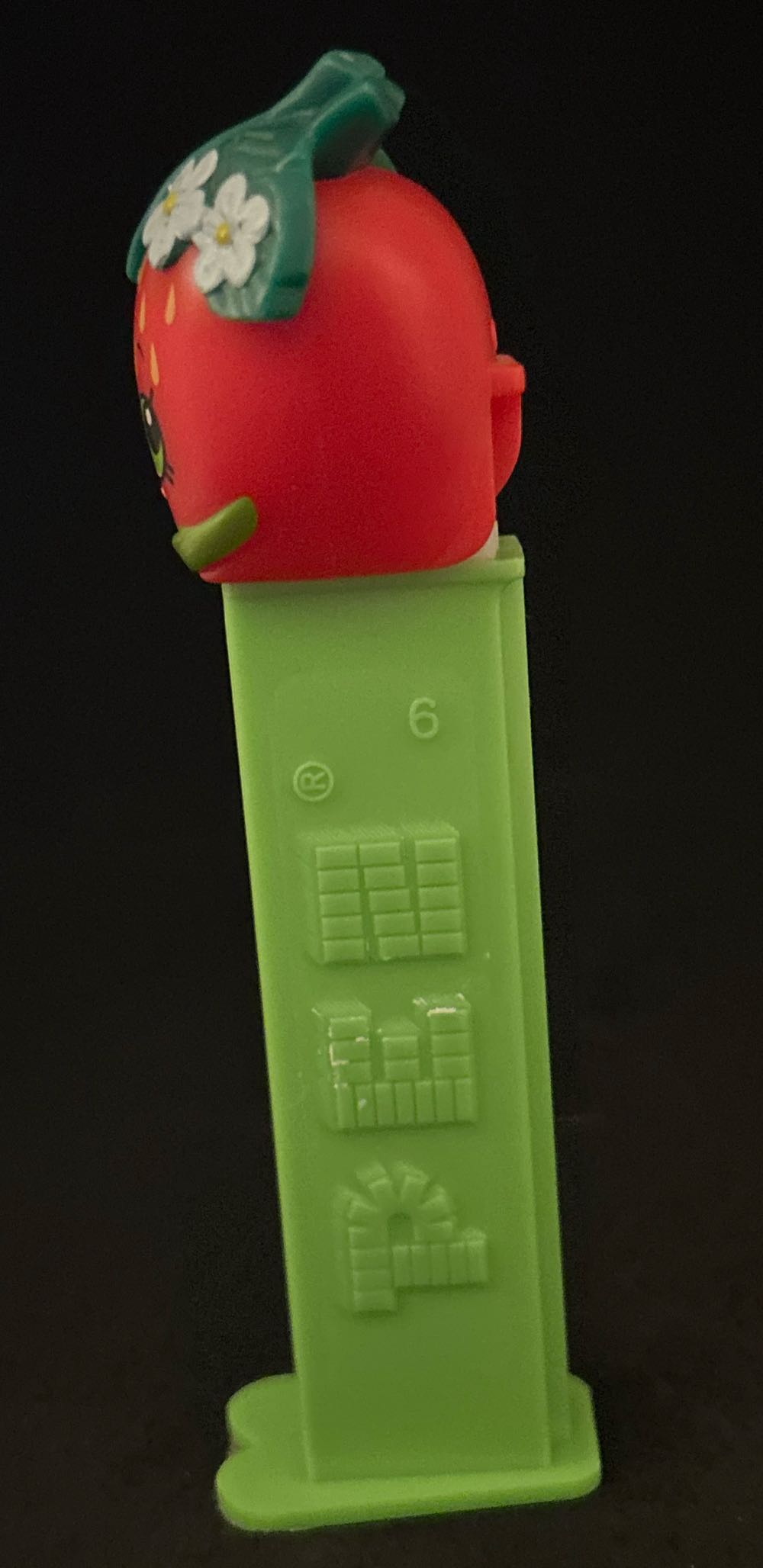 Shopkins - Strawberry Kiss - Shopkins pez collectible - Main Image 3
