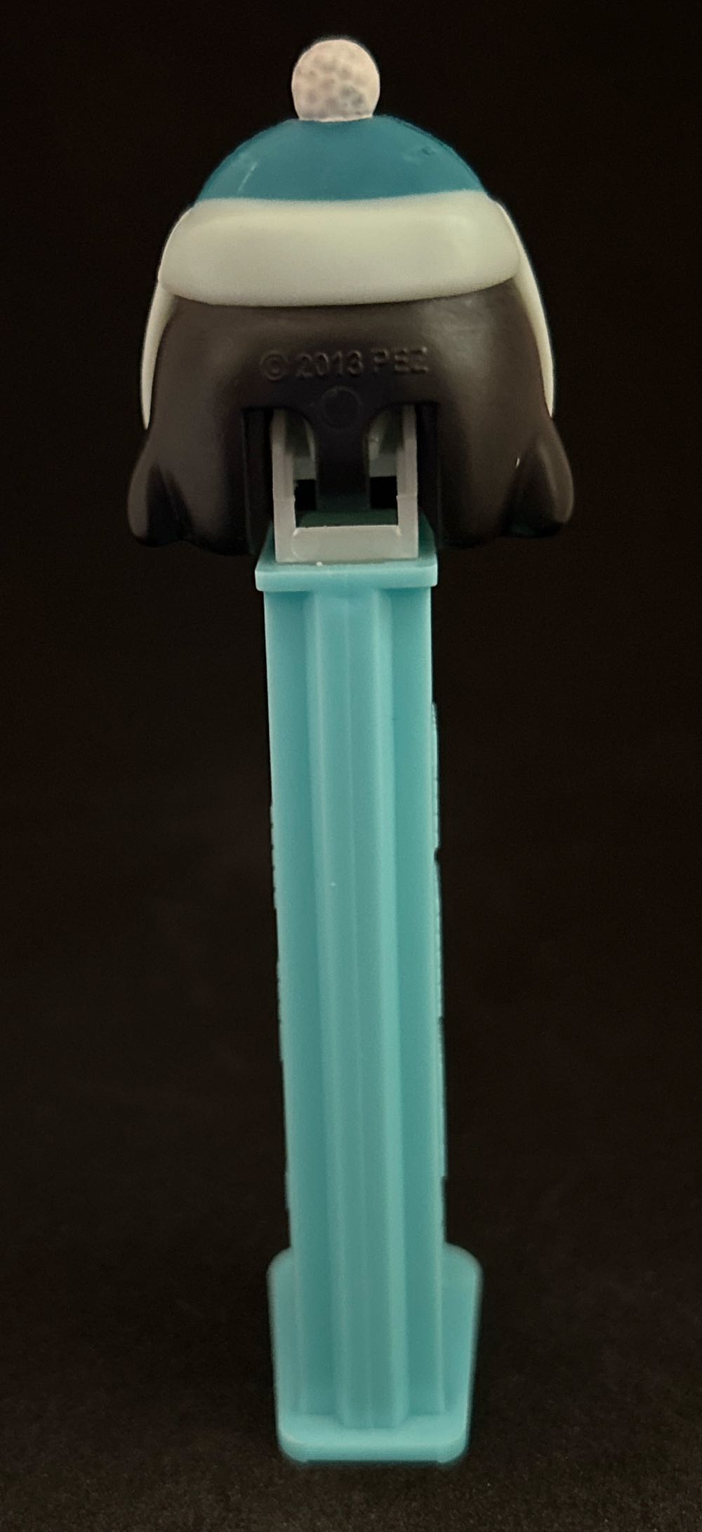 Christmas -  Blue Penguin - Seasonal pez collectible - Main Image 2
