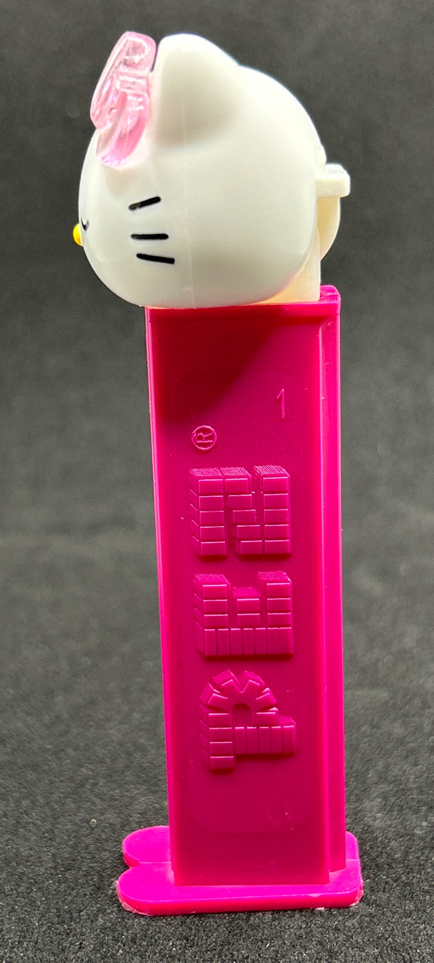 Hello Kitty - Rainbow - Hello Kitty pez collectible - Main Image 3