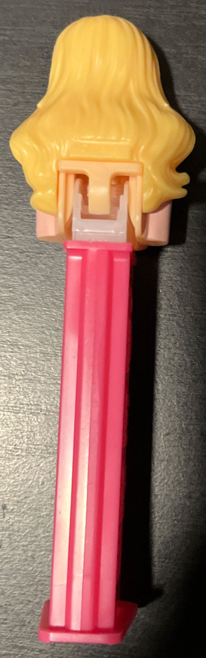 Barbie 24 - Blonde Hair - Barbie pez collectible - Main Image 2