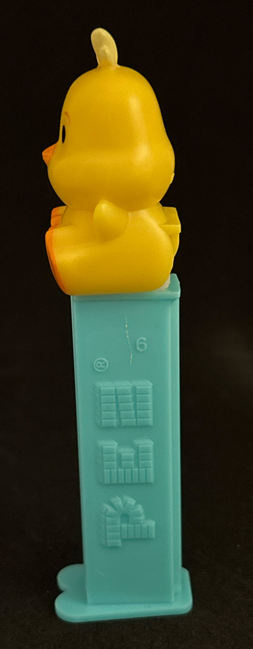 Easter - Chick - Happy Easter pez collectible - Main Image 3