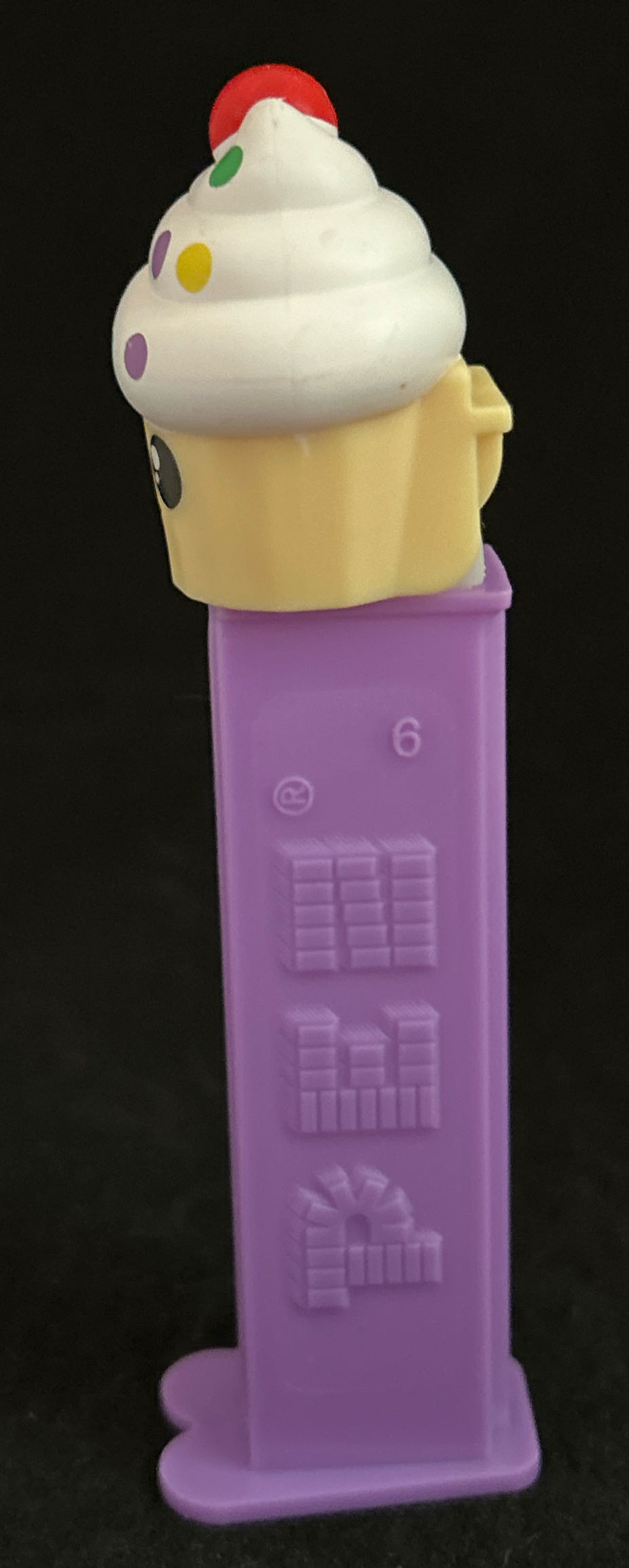 PEZ Treats - Cupcake - Food pez collectible - Main Image 3
