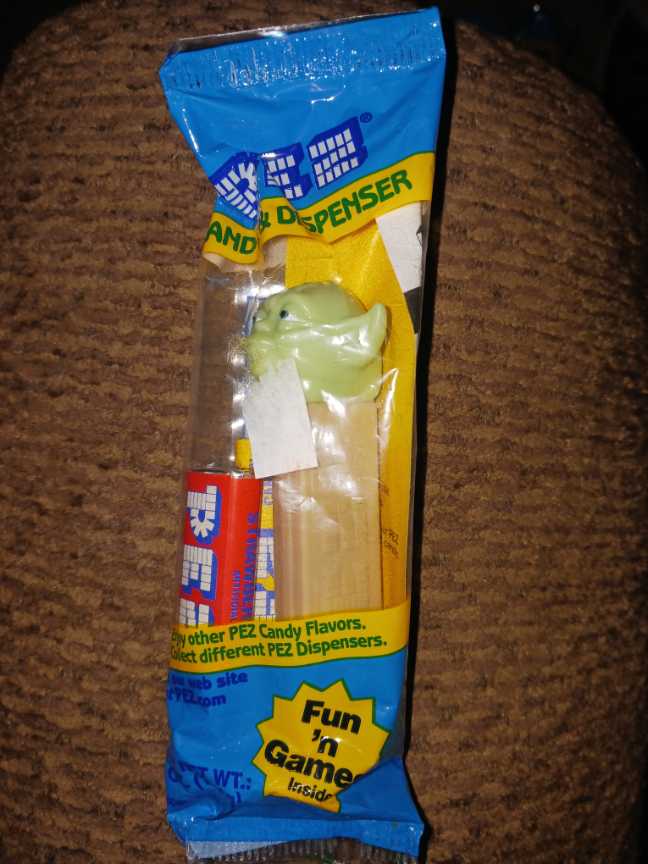 Star Wars - PEZ - Yoda - Star Wars pez collectible - Main Image 3