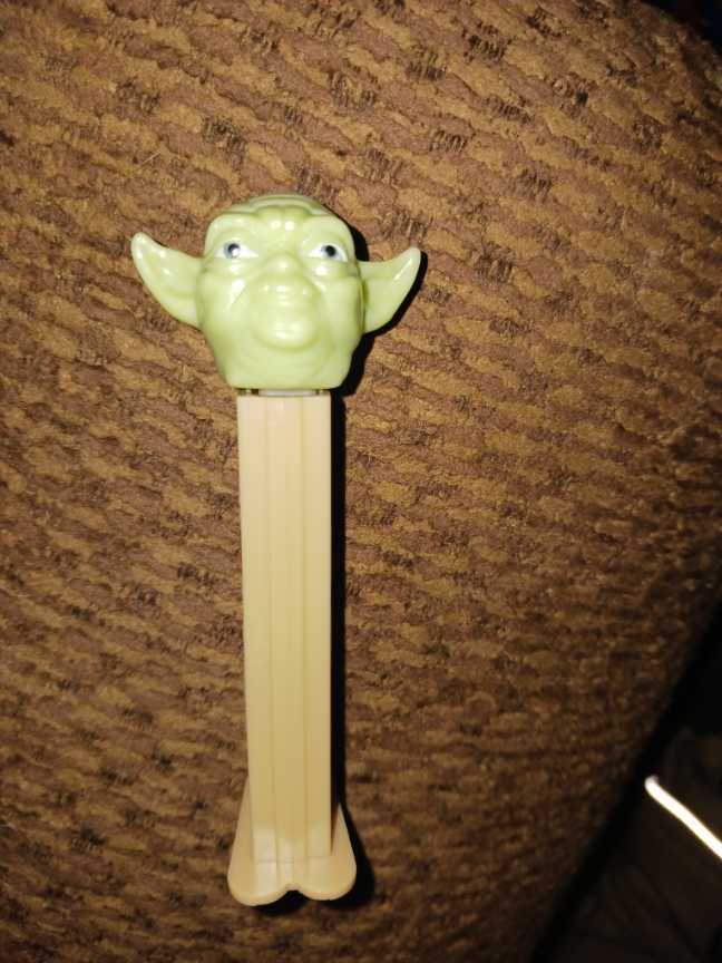 Star Wars - PEZ - Yoda - Star Wars pez collectible - Main Image 4