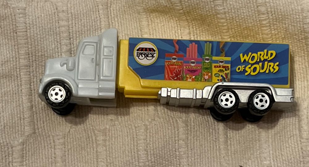 Mini Pikachu & Mini Poké Ball Clips