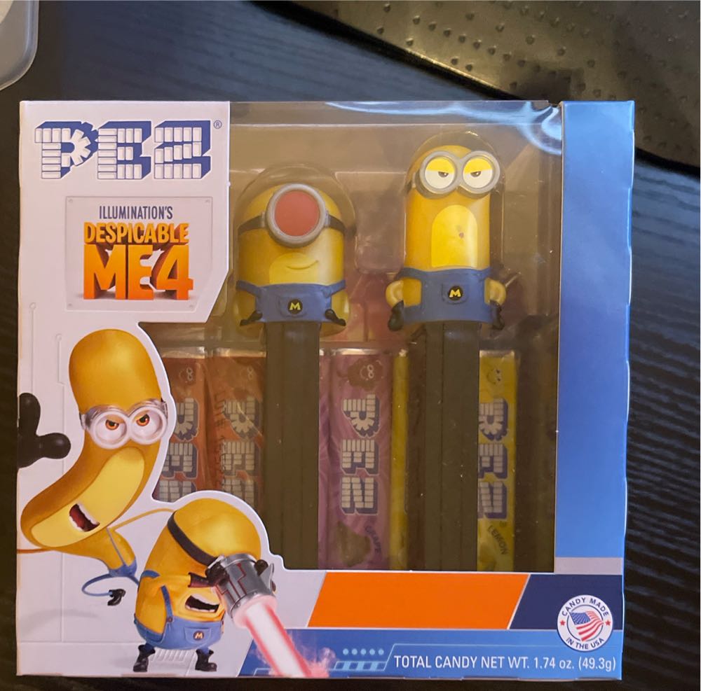 Despicable Me 4 Illuminations 2024 - Gift Box pez collectible [Barcode 073621012219] - Main Image 3