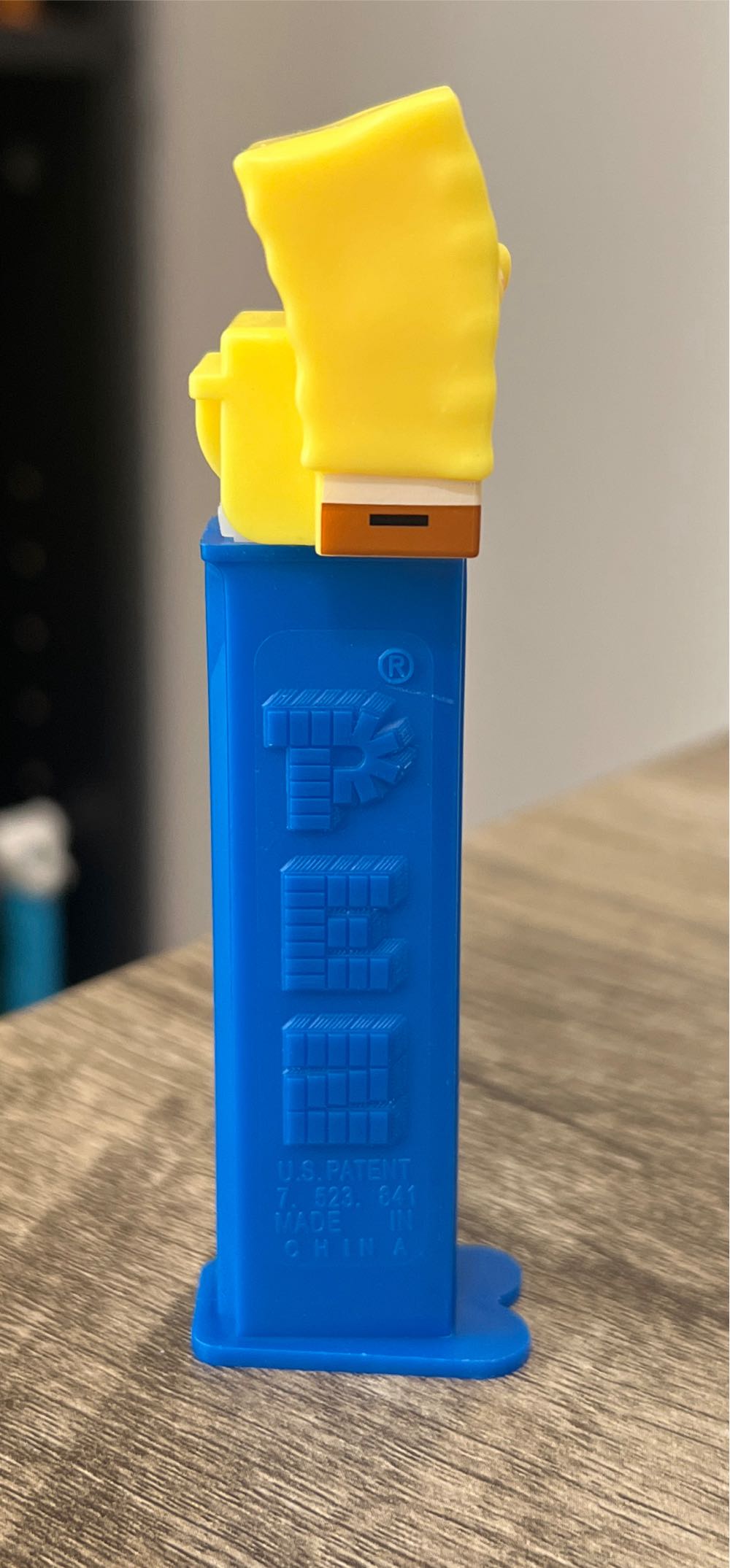 SpongeBob - SpongeBob B - Movies & TV - Nickelodeon pez collectible - Main Image 2