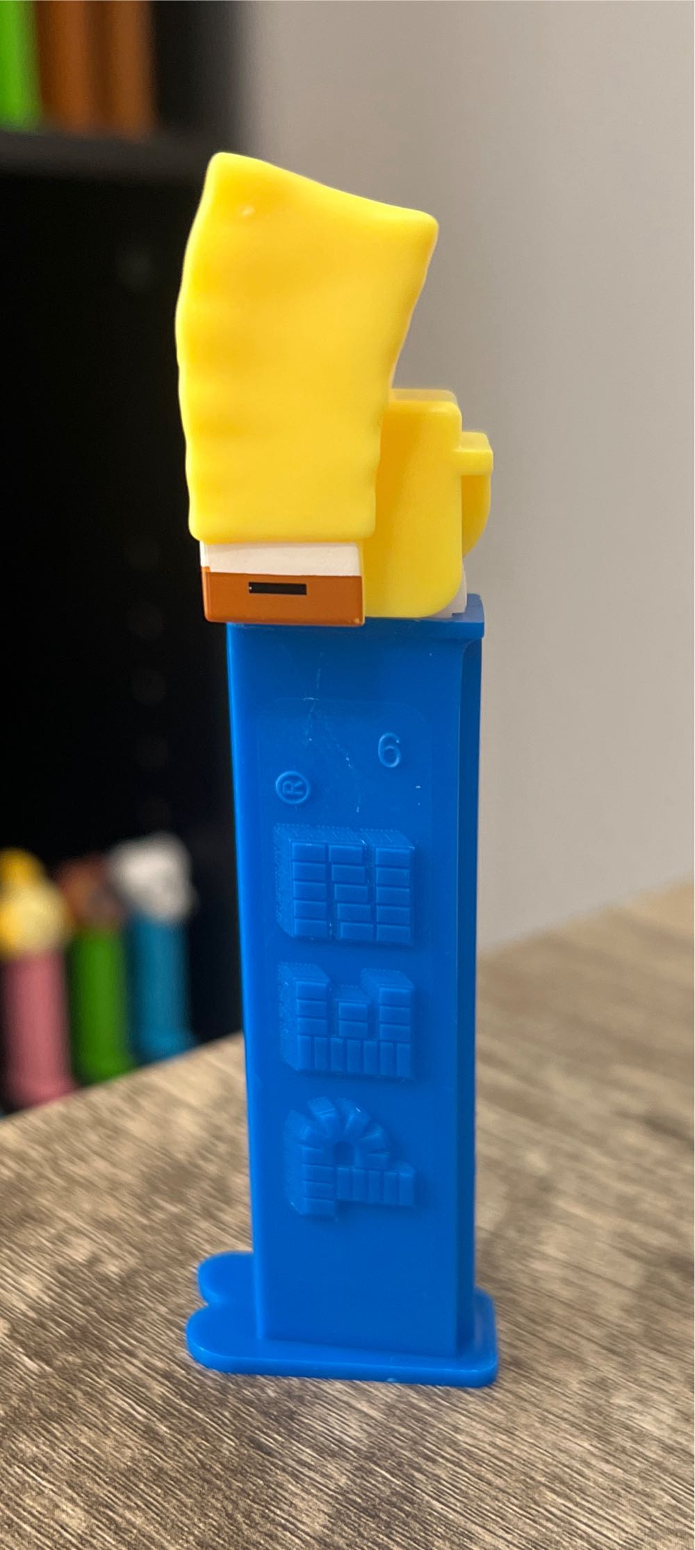 SpongeBob - SpongeBob B - Movies & TV - Nickelodeon pez collectible - Main Image 4