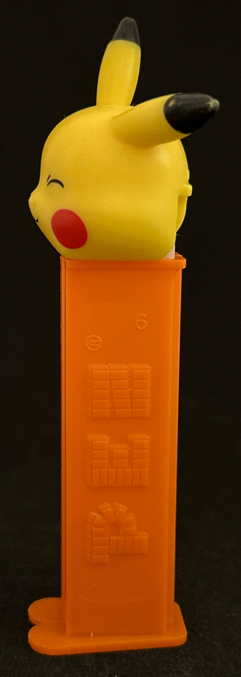 Pokémon - Pikachu Winking - Cartoons pez collectible - Main Image 3