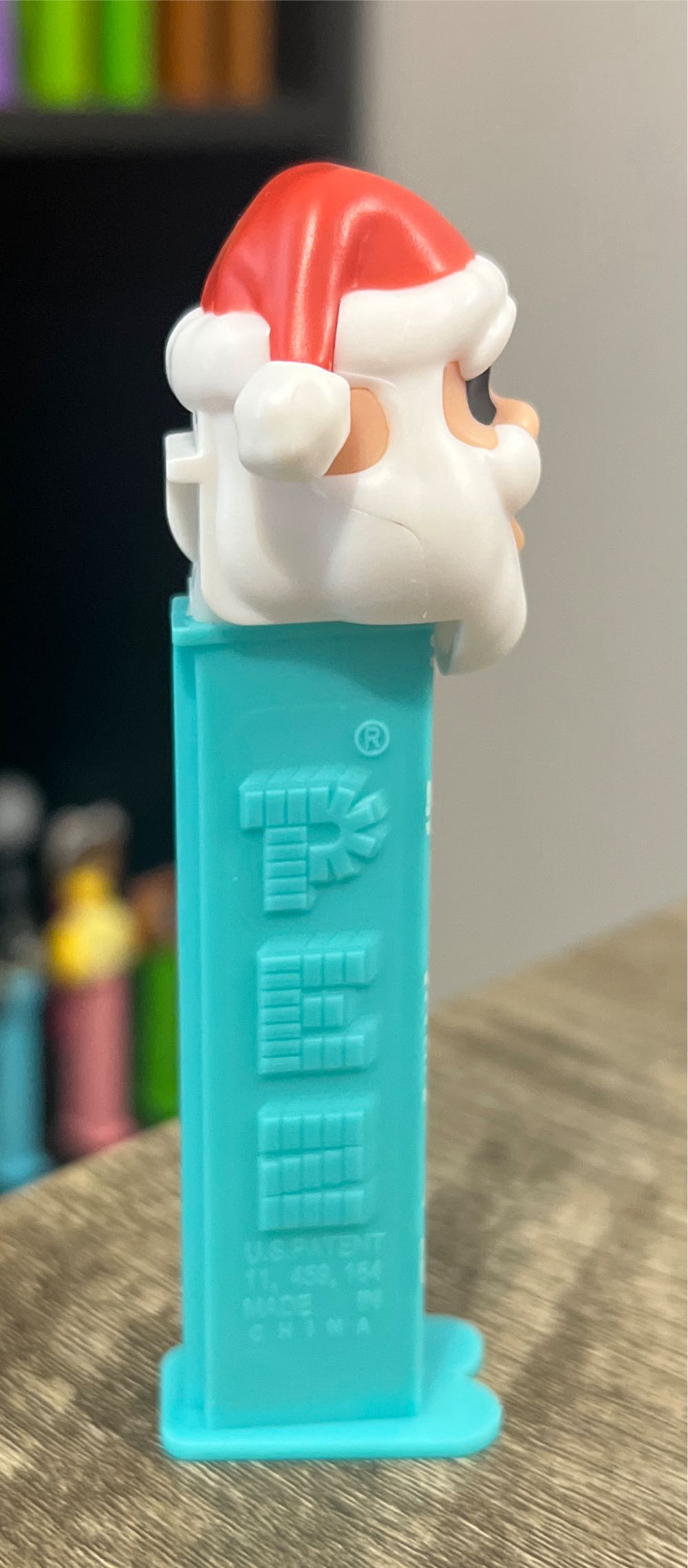 Santa Claus (Summer Santa) - Christmas pez collectible - Main Image 2