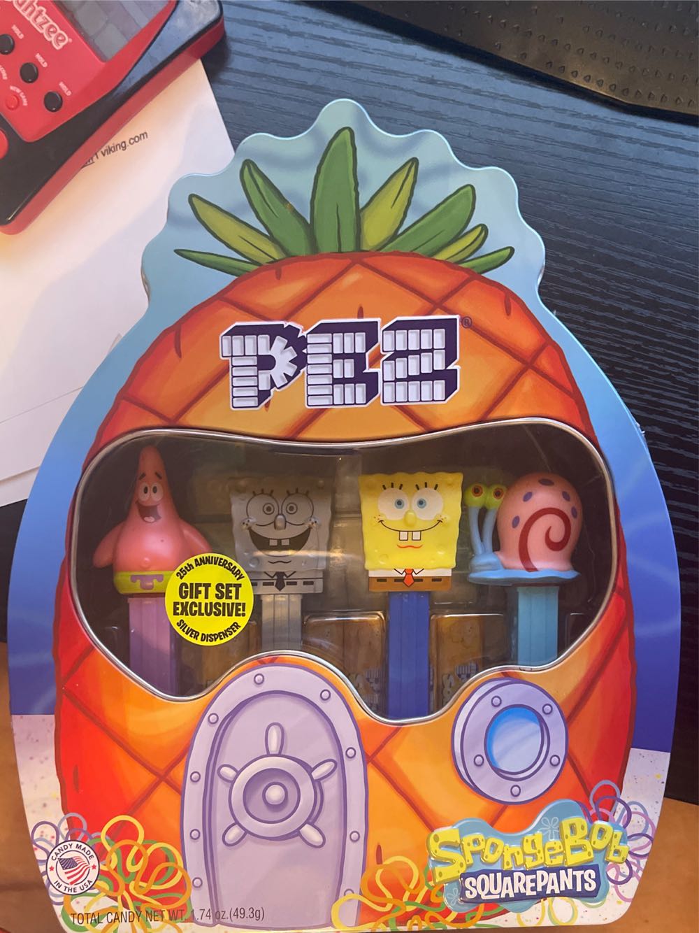 SpongeBob Squarepants 25th Anniversary Gift Tin - Sponge Bob Square Pants pez collectible [Barcode 073621014244] - Main Image 3