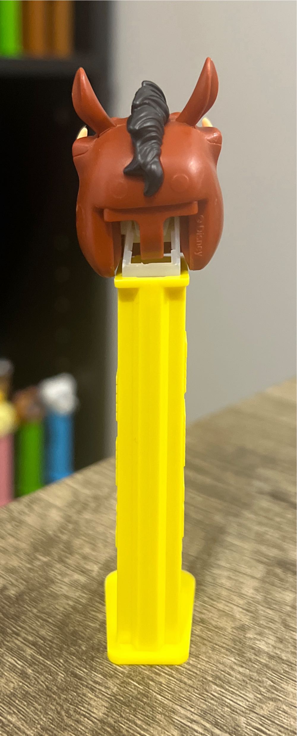 Pumba B - Lion King pez collectible - Main Image 3