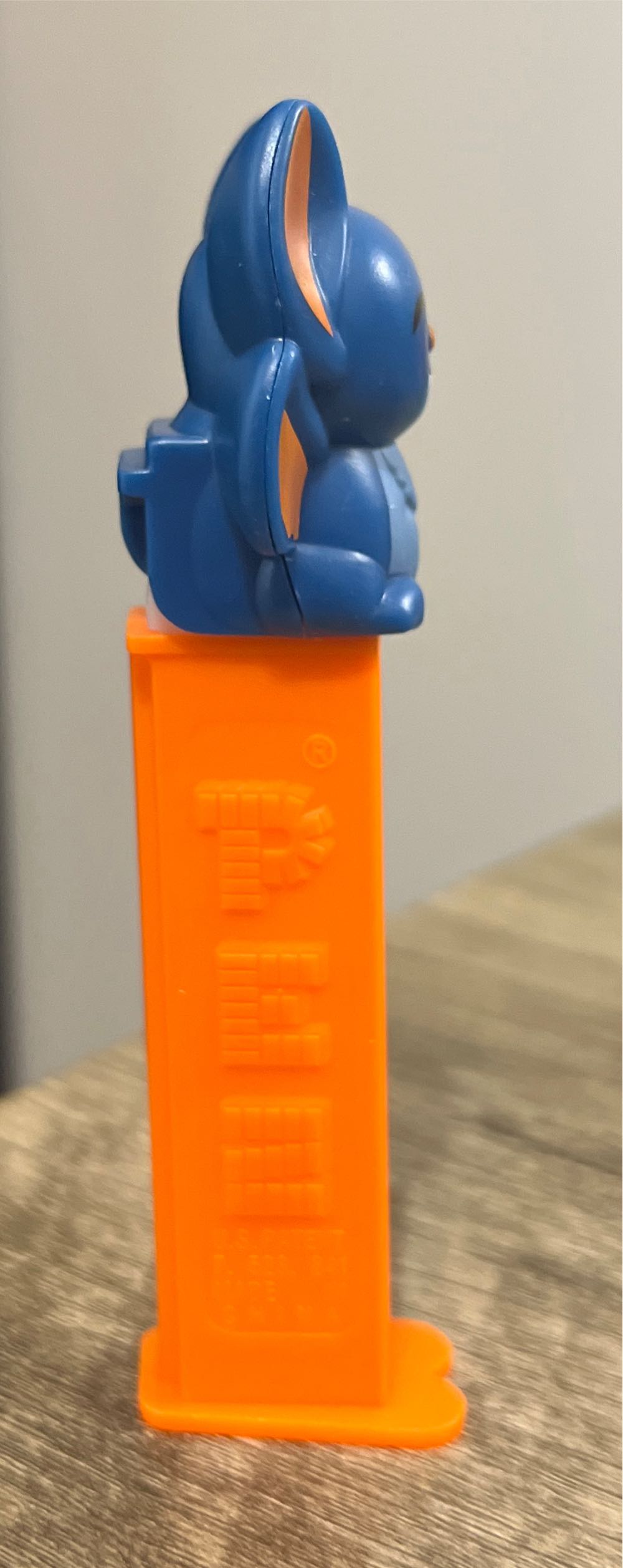 Bat C - Halloween pez collectible - Main Image 2