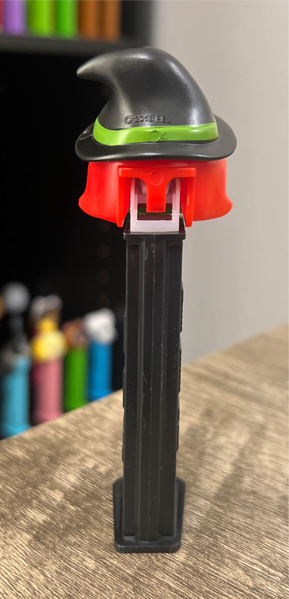 Witch H (2) - Halloween pez collectible - Main Image 3