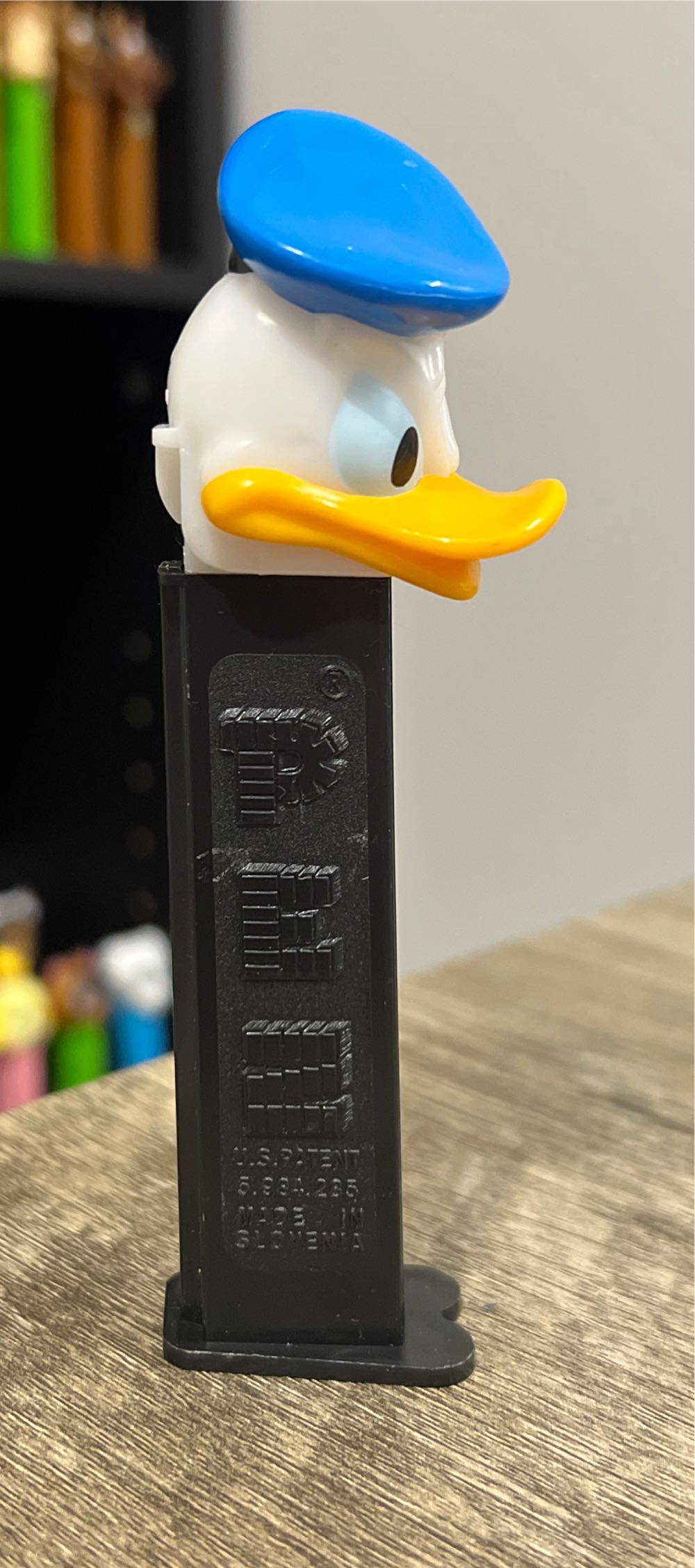 Donald Duck G - Disney - Extreme pez collectible - Main Image 2